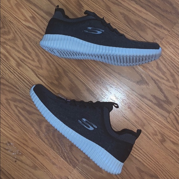 skechers air cooled memory foam tennis shoes